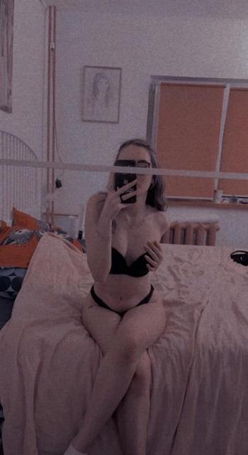 786-628-9479, 22  female escort, Fort Smith