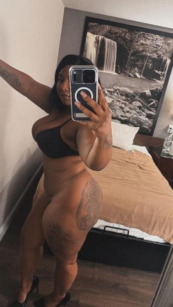 Desire, 25  female escort, Fort Smith